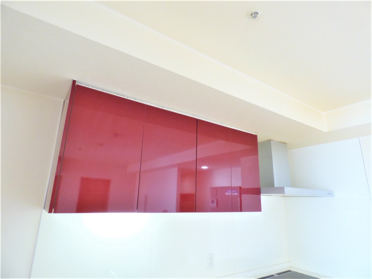 レンジフード＆赤いキッチン収納 三國ビル