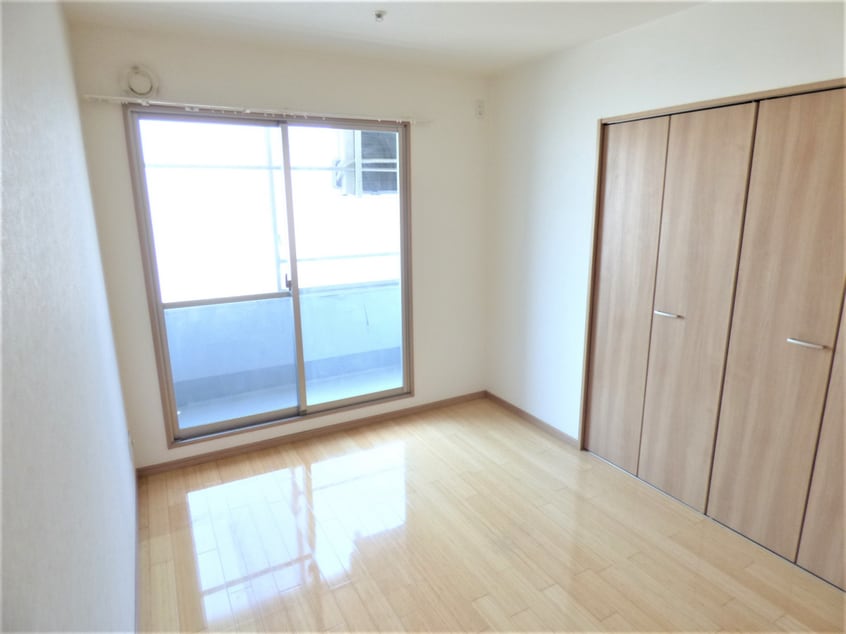 明るい洋室 三國ビル