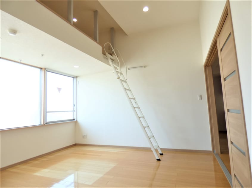 広々とした洋室 三國ビル