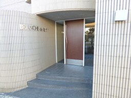 キレイなエントランス