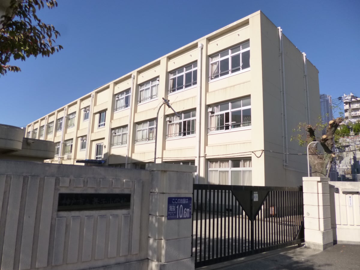 舞子小学校(小学校)まで462m シティハウス