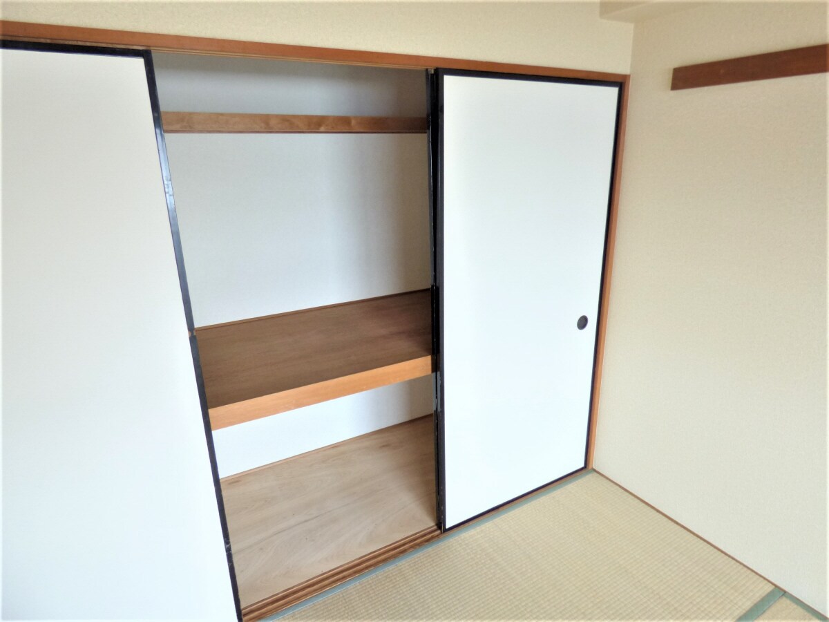 押入 ロイヤルメゾン東須磨