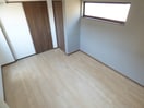 アクセントクロスがオシャレな洋室 ＥＲコート堀池町