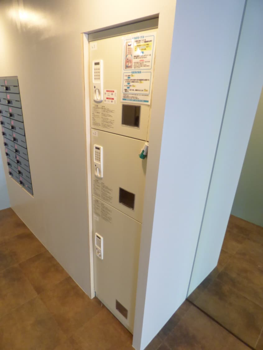 荷物がいつ届いても安心の宅配ボックス ポコアポコ須磨板宿