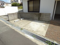 敷地内駐車場完備