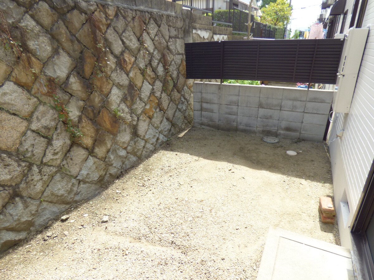 広々とした専用庭 須磨天神ハイツ