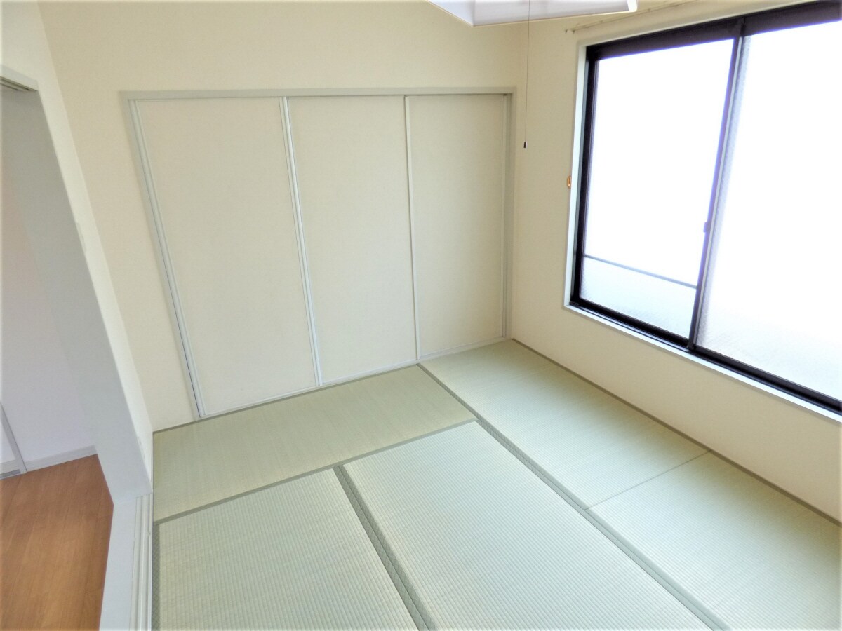 明るい和室 須磨天神ハイツ