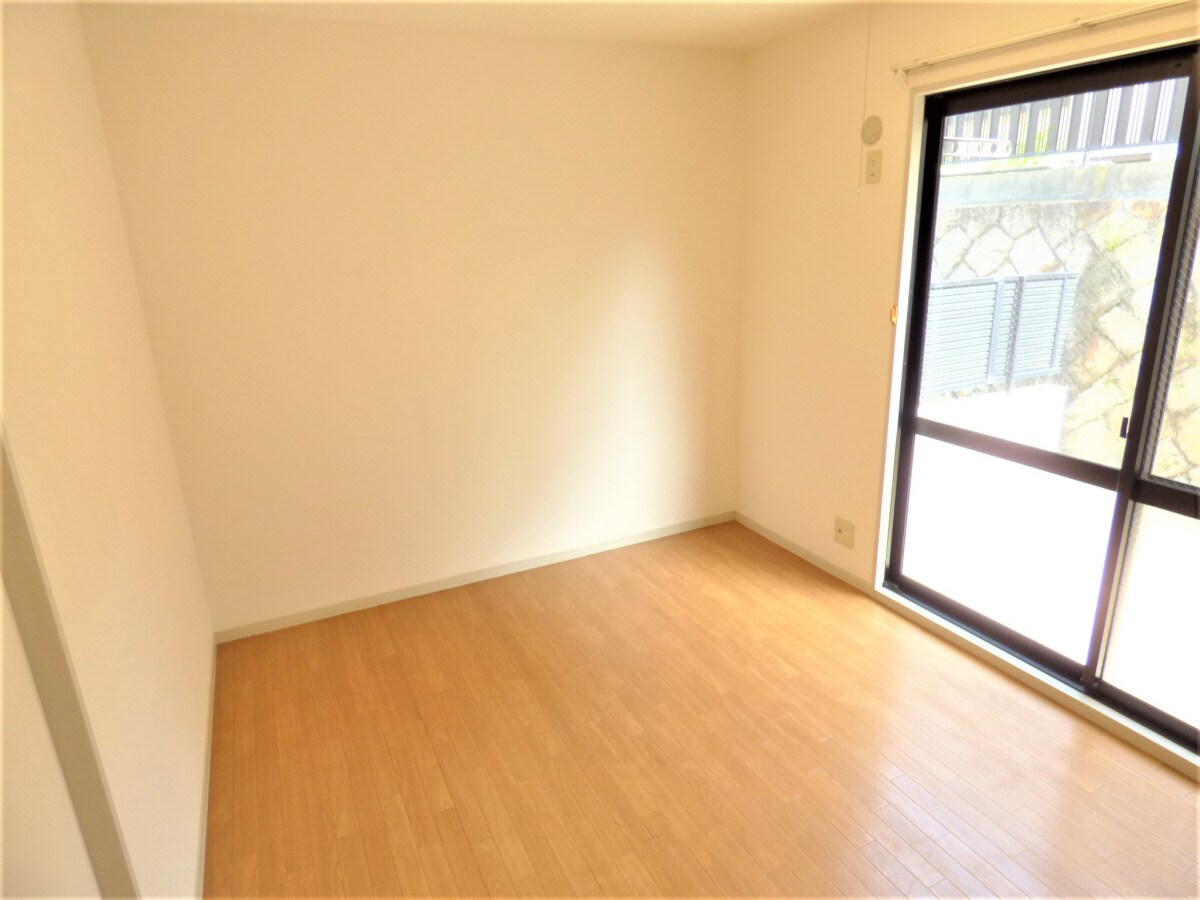 キレイな洋室 須磨天神ハイツ