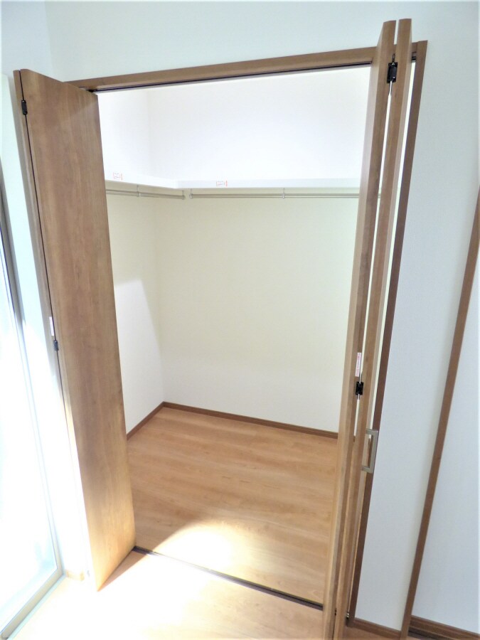 ウォークインクローゼット サンウィング妙法寺