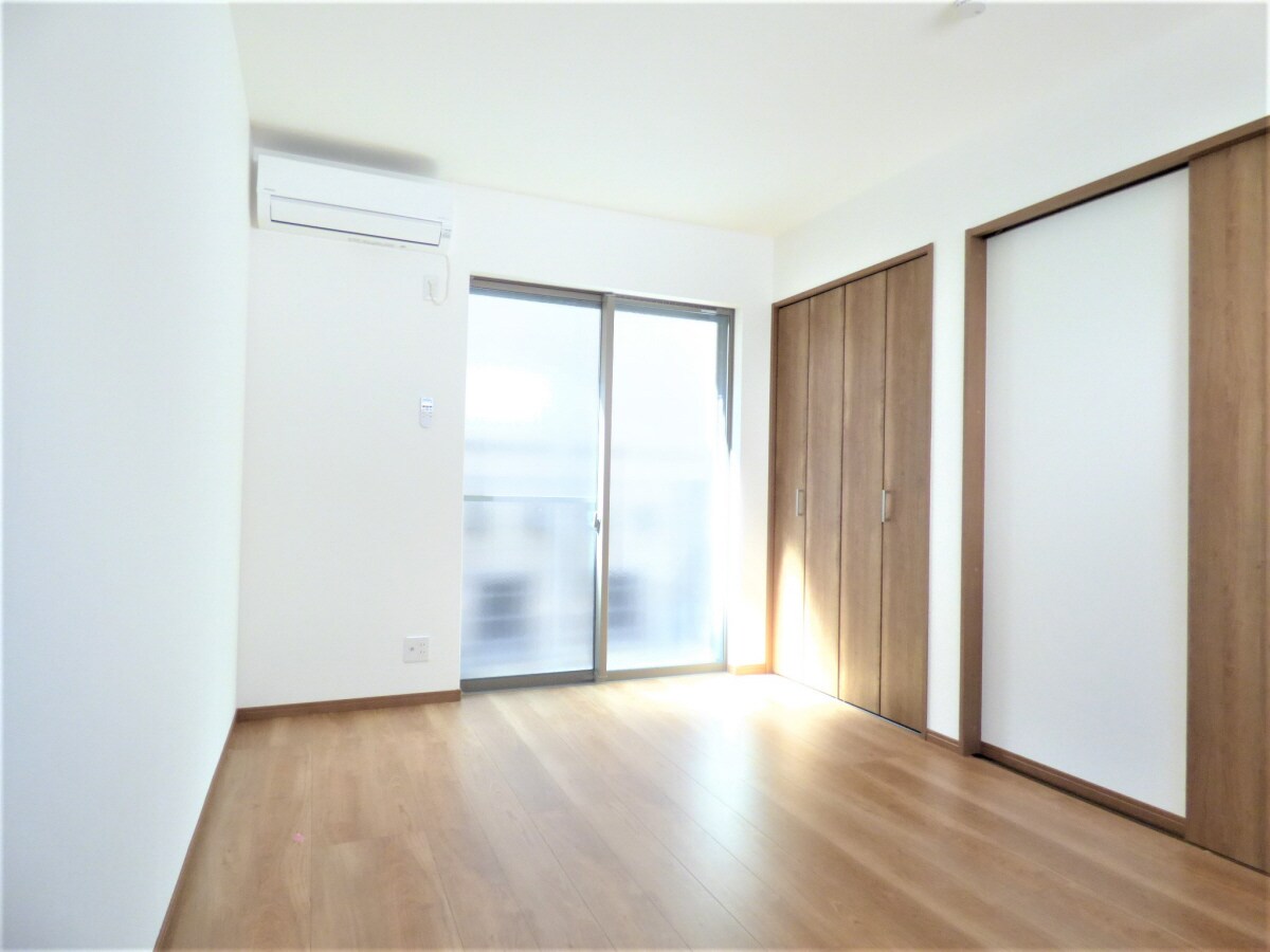 明るい洋室 サンウィング妙法寺