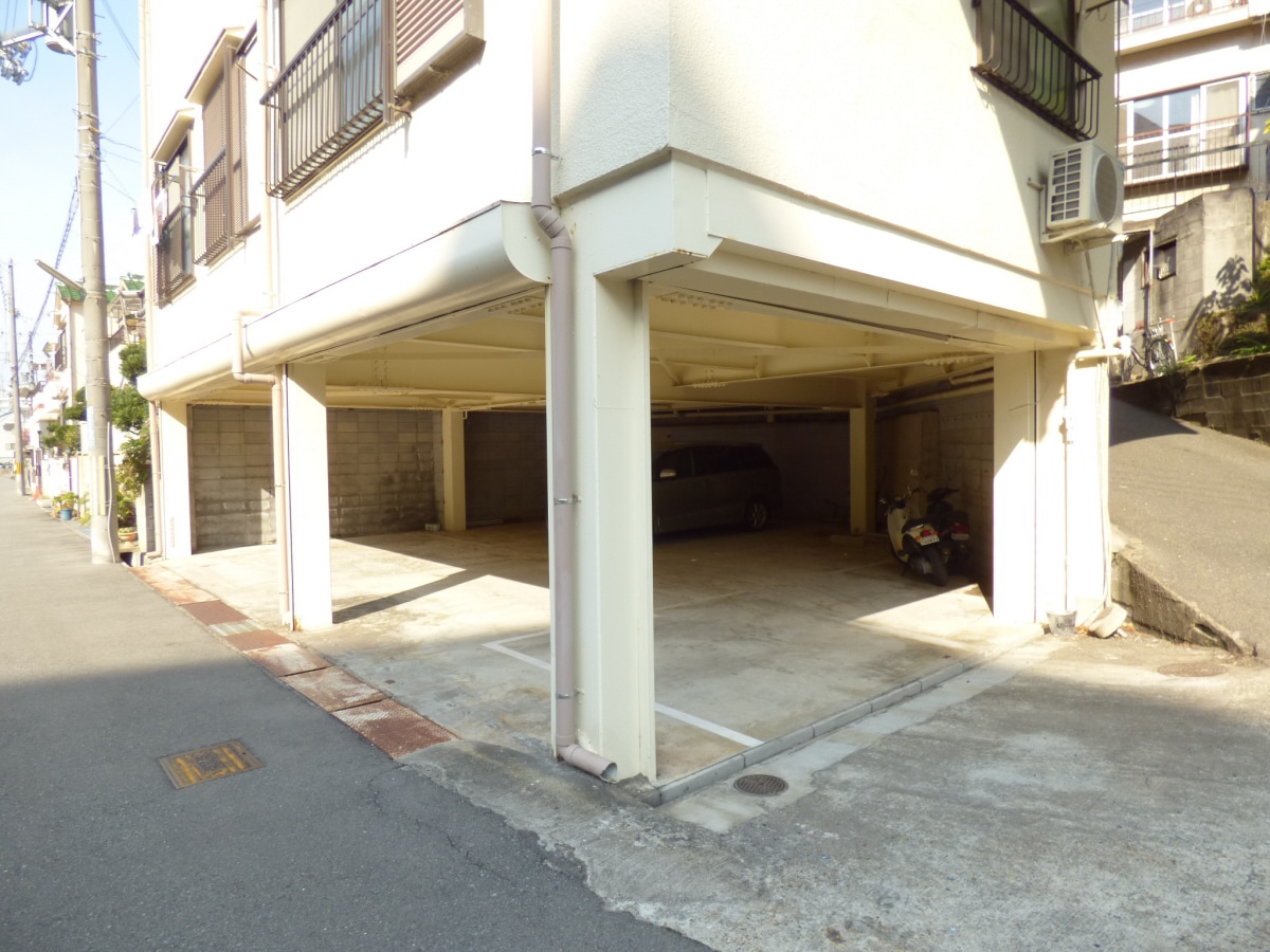 敷地内駐車場完備（２台目も可） シティハウス