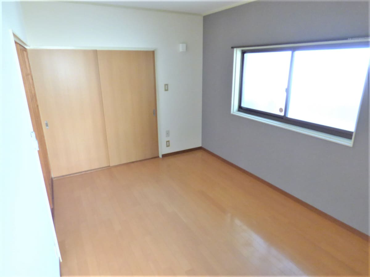 アクセントクロスがオシャレな洋室 シティハウス