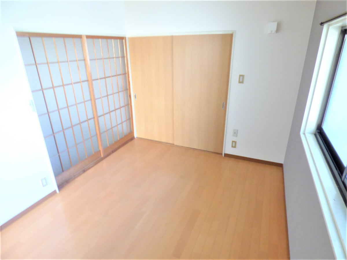 アクセントクロスがオシャレな洋室 シティハウス