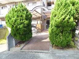 キレイなエントランス