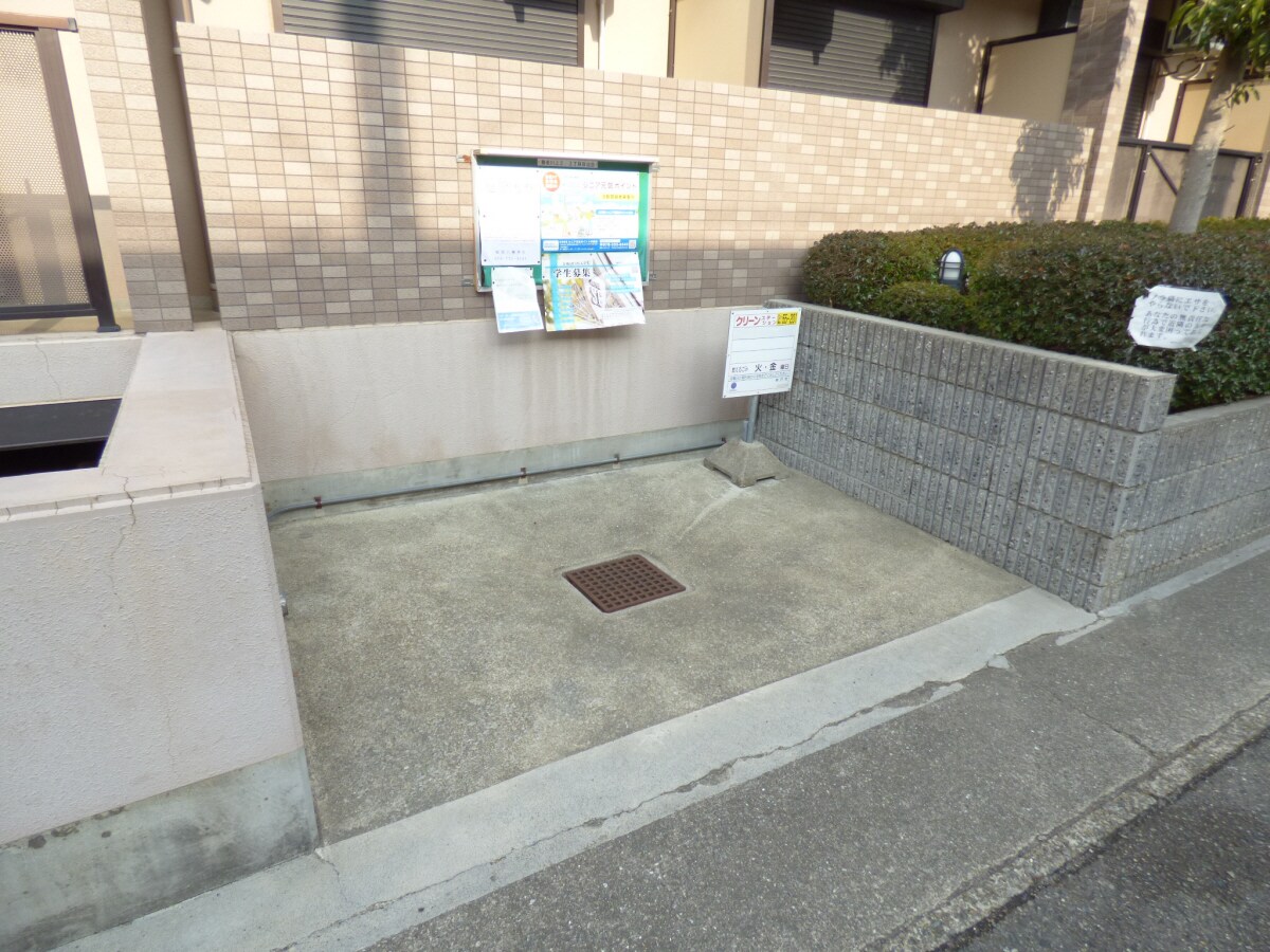 敷地内ゴミステーション セリテ板宿