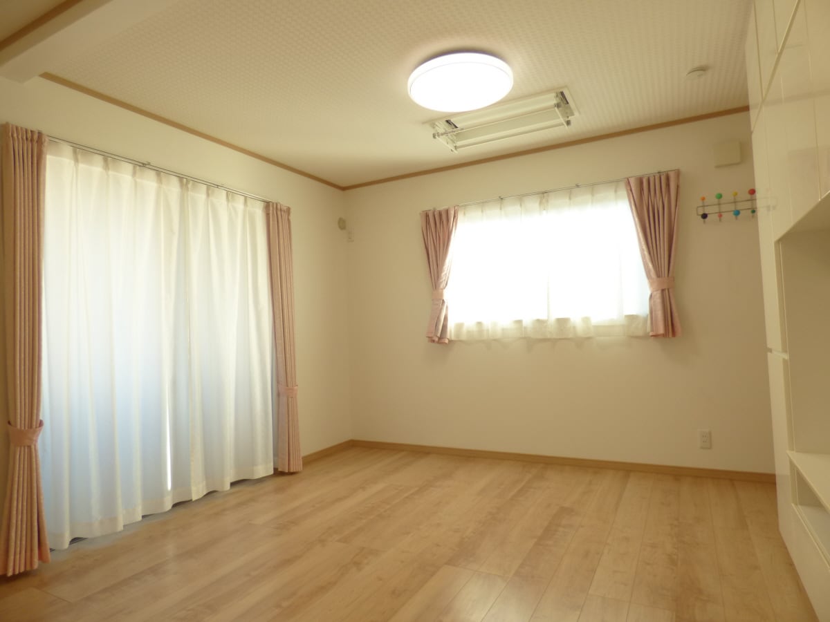 広々とした明るいリビング 須磨寺町２丁目貸家