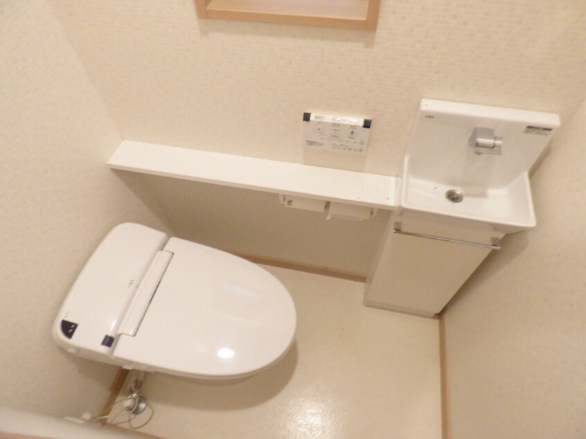 タンクレスウォシュレット付トイレ 須磨寺町２丁目貸家