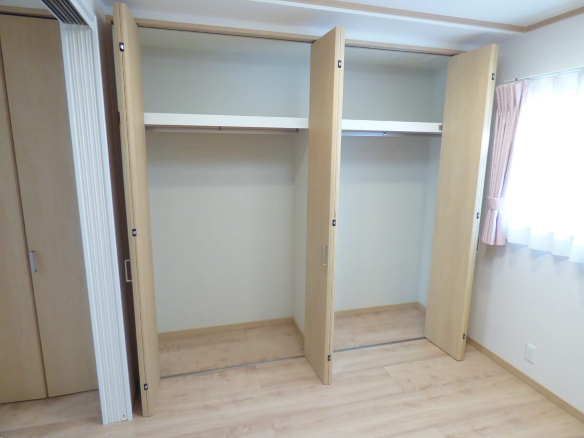 広々としたクローゼット 須磨寺町２丁目貸家