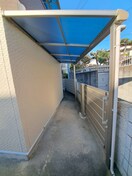 自転車・バイクが雨に濡れずにおけます 須磨寺町２丁目貸家