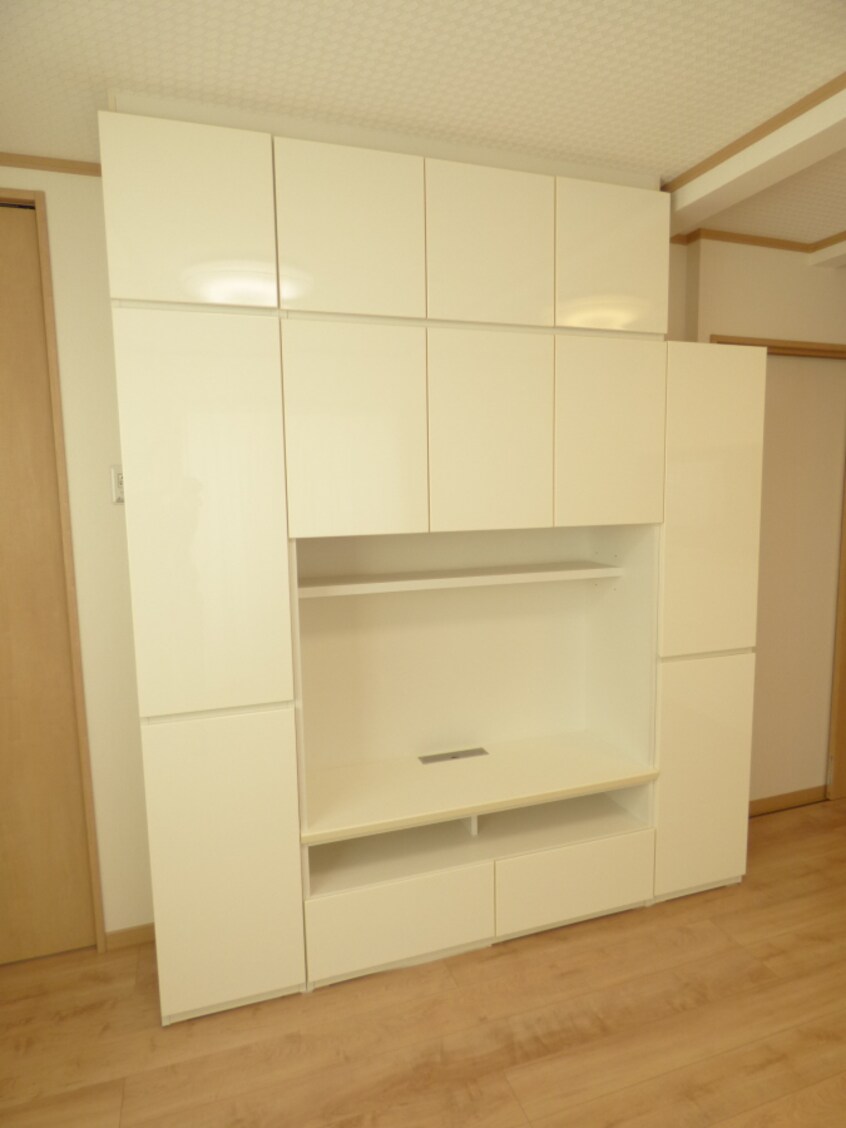 収納多数のテレビ台 須磨寺町２丁目貸家