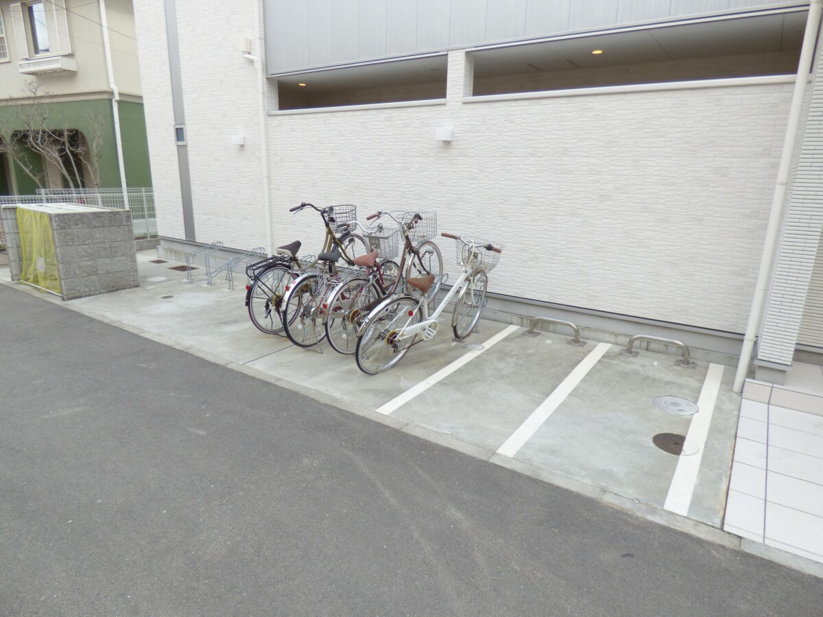 駐輪場 ワコーレヴィータ須磨月見山本町