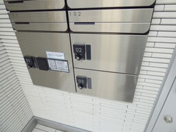 荷物がいつ届いても安心の宅配ボックス