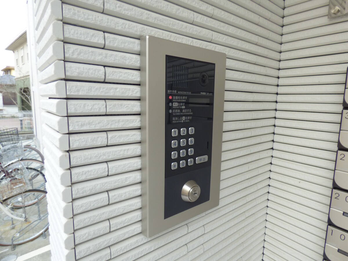 安心のオートロック完備 ワコーレヴィータ須磨月見山本町