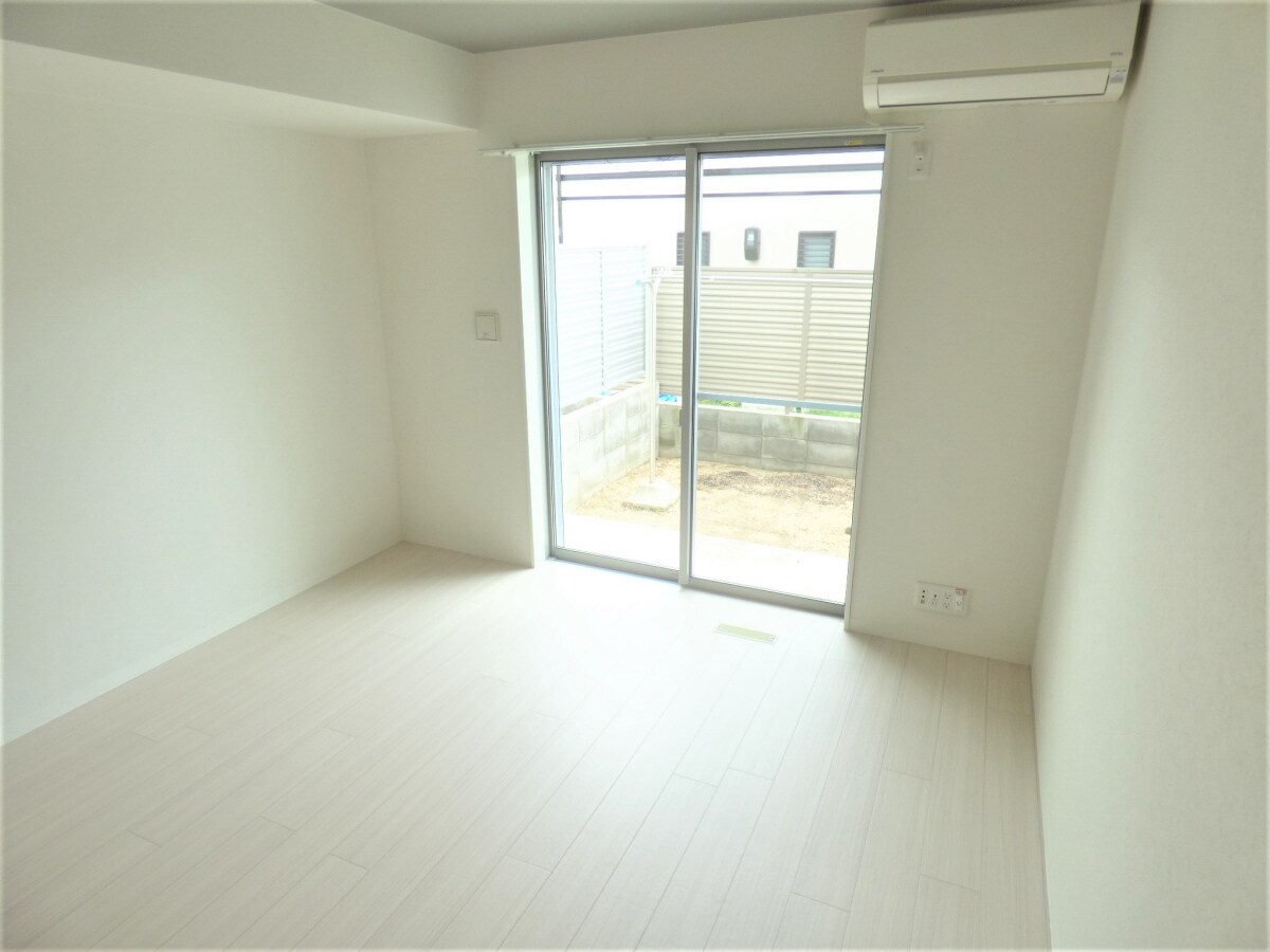 キレイな洋室 ワコーレヴィータ須磨月見山本町