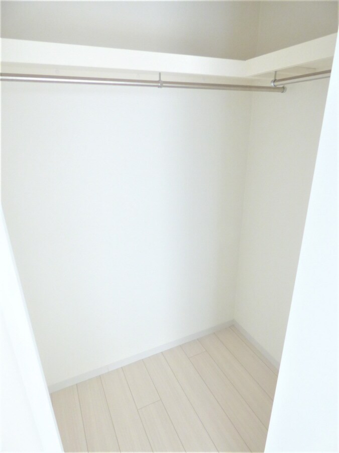 ウォークインクローゼット ワコーレヴィータ須磨月見山本町