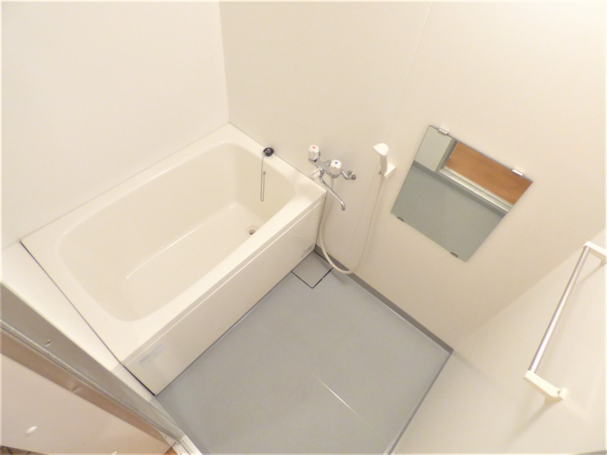 キレイな浴室 秋桜ハイツ