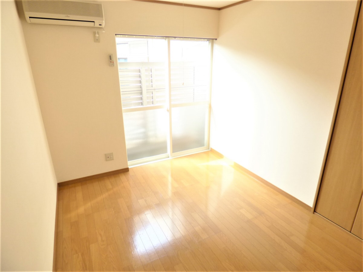 キレイな洋室 秋桜ハイツ