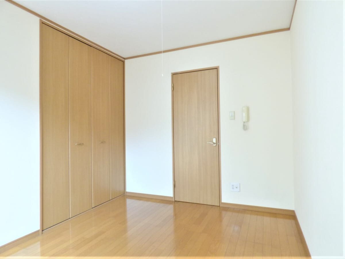 キレイなフローリング 秋桜ハイツ