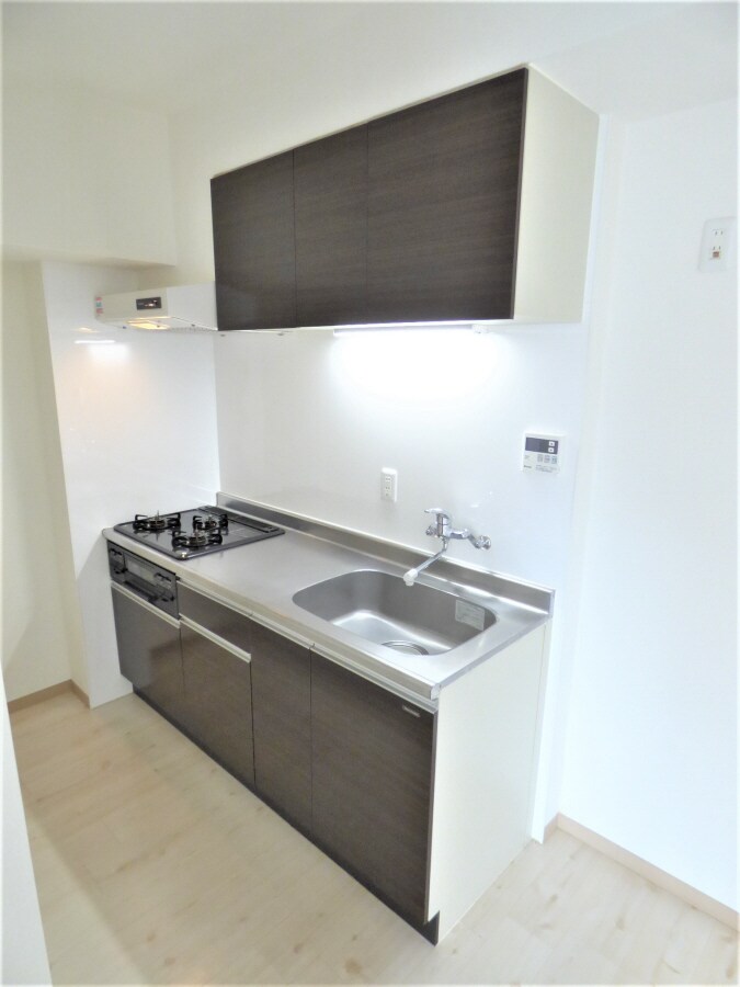 ３口ガスシステムキッチン アドマーニ