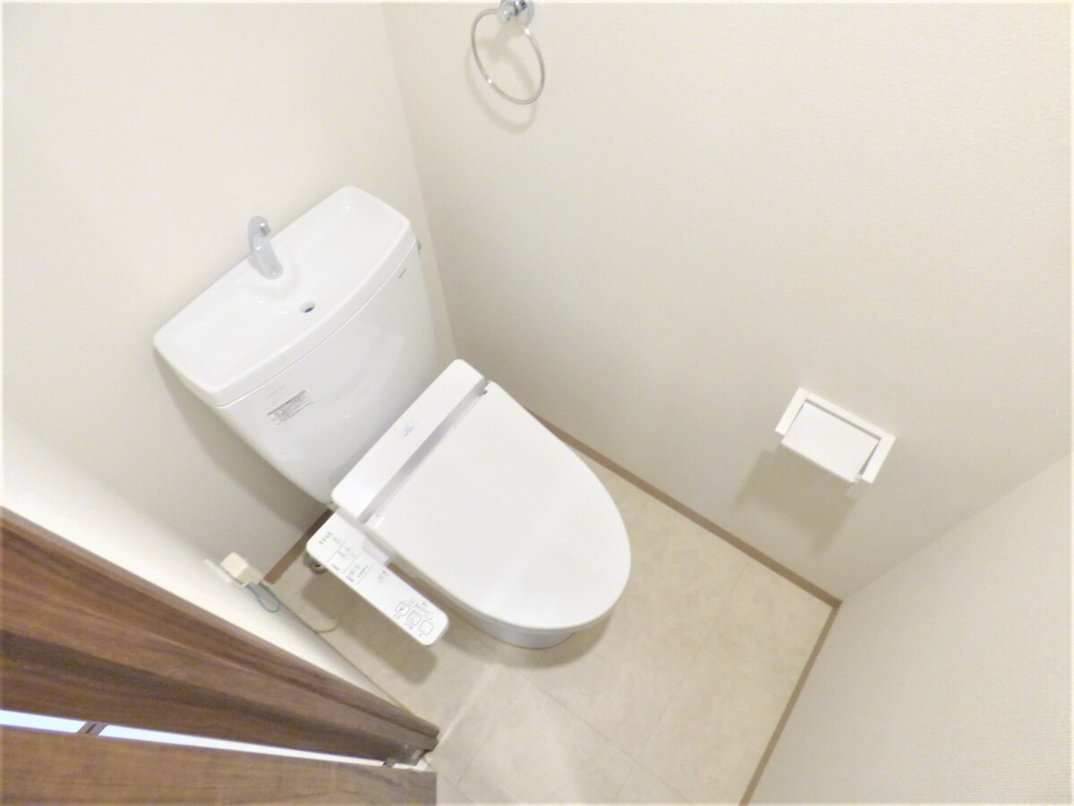 ウォシュレット付トイレ アドマーニ