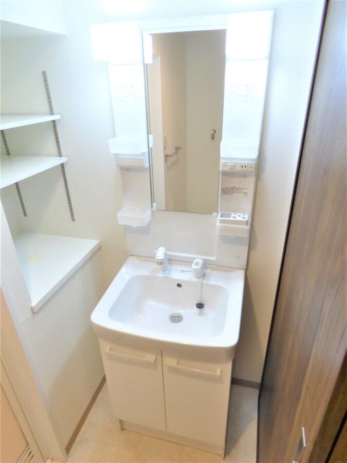 シャンプードレッサー アドマーニ