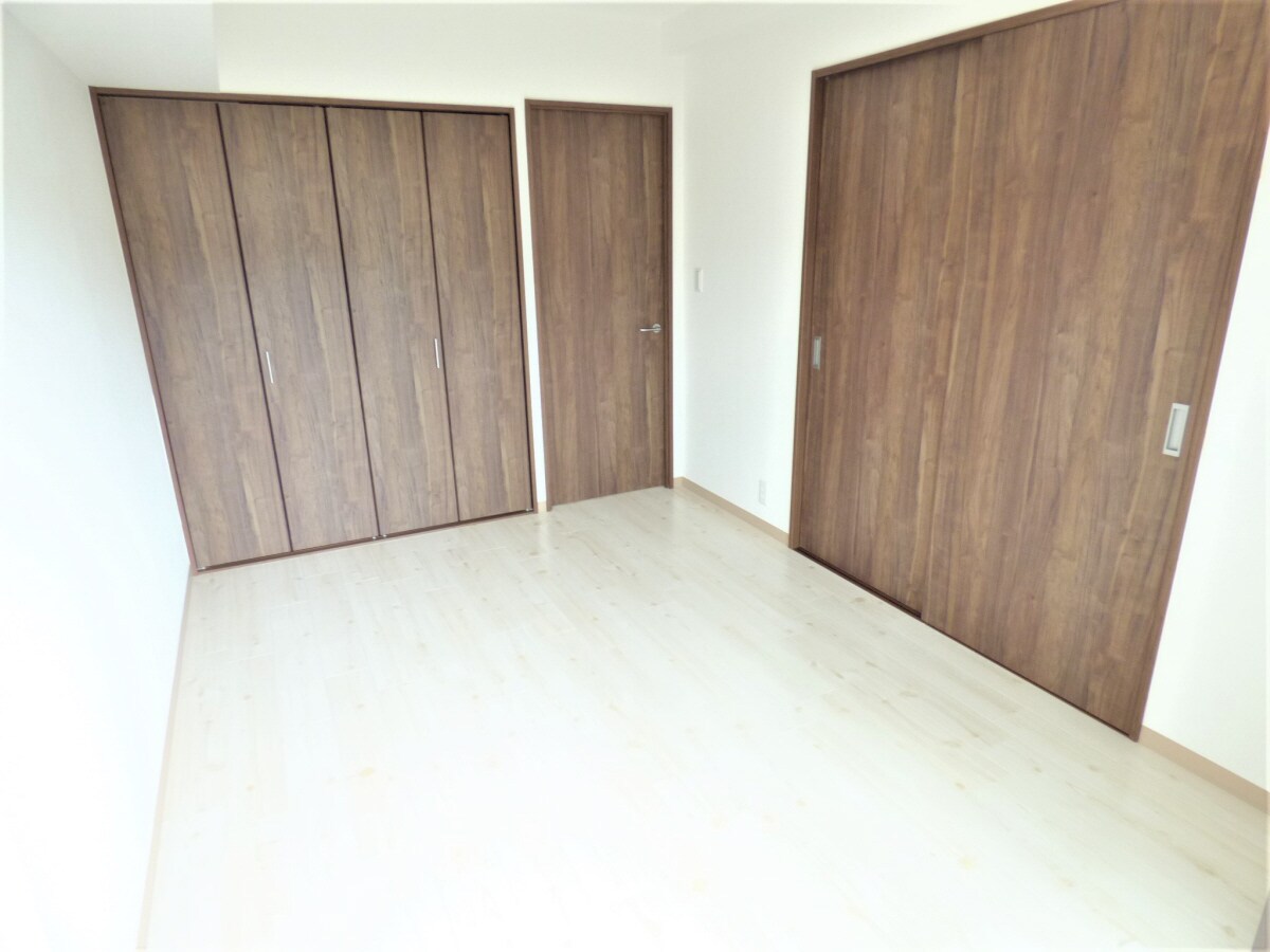 キレイな洋室 アドマーニ