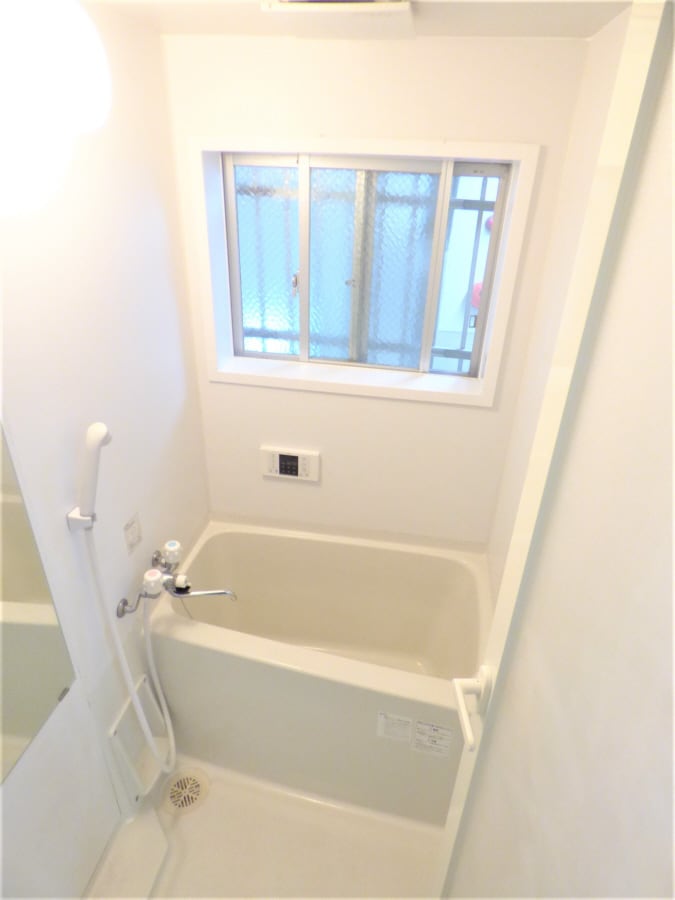 窓があり換気のよい浴室 大幸ハイツ