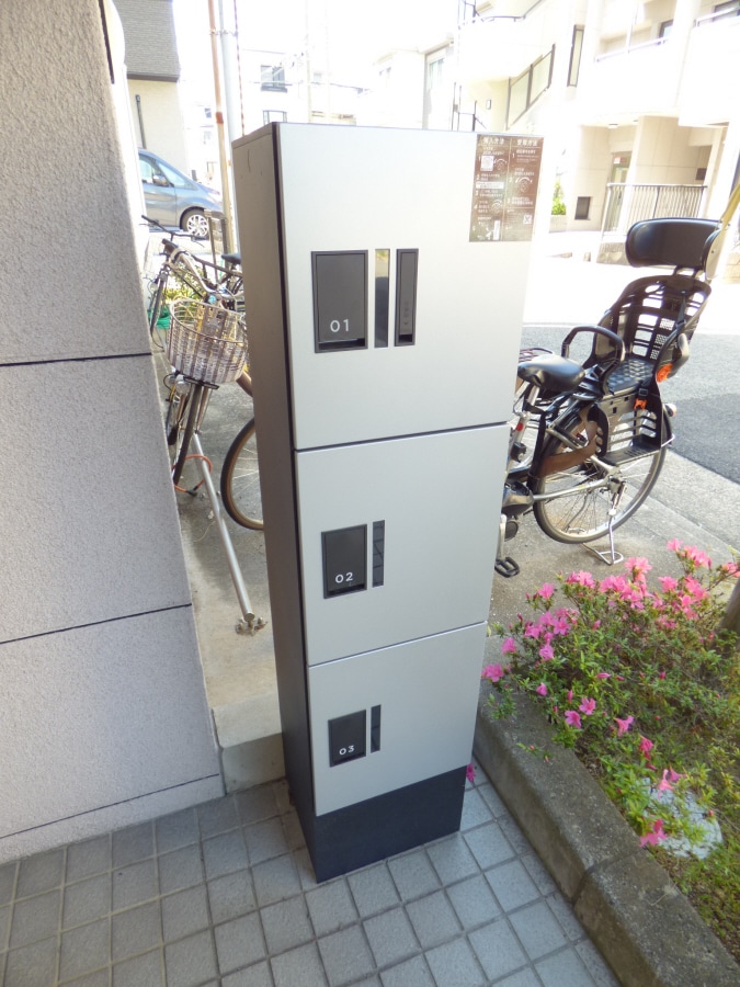 荷物がいつ届いても安心の宅配ボックス プラシド須磨