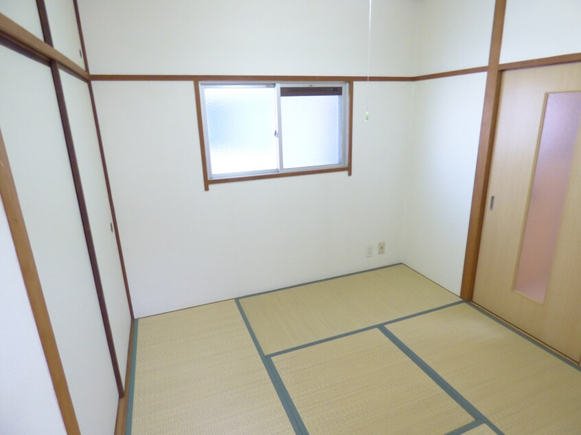 落ち着きのある和室 コーポ衣掛