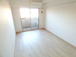 広々とした洋室
