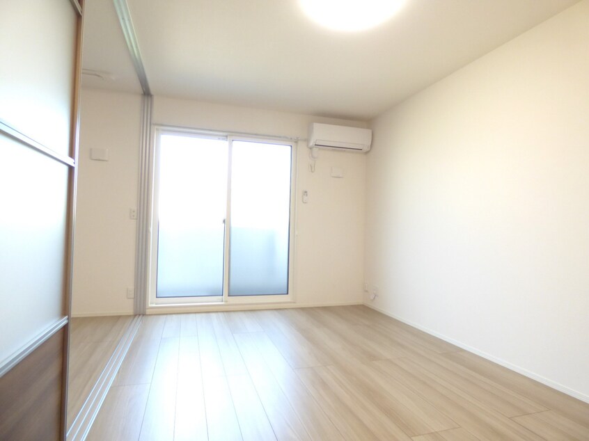 木目調がオシャレな広々としたリビング Ｐｒｅｍｉｅｒｅ　ＳＡＫＵＲＡ