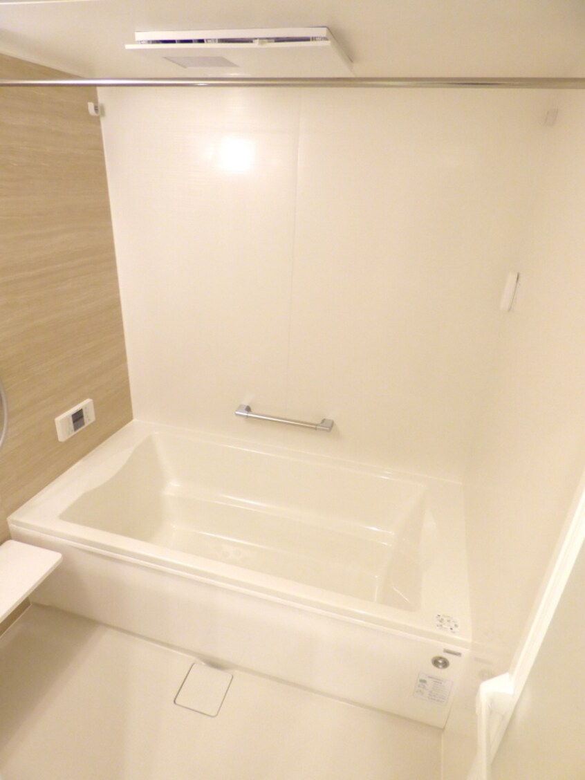 追い焚き機能付１坪タイプバス Ｐｒｅｍｉｅｒｅ　ＳＡＫＵＲＡ