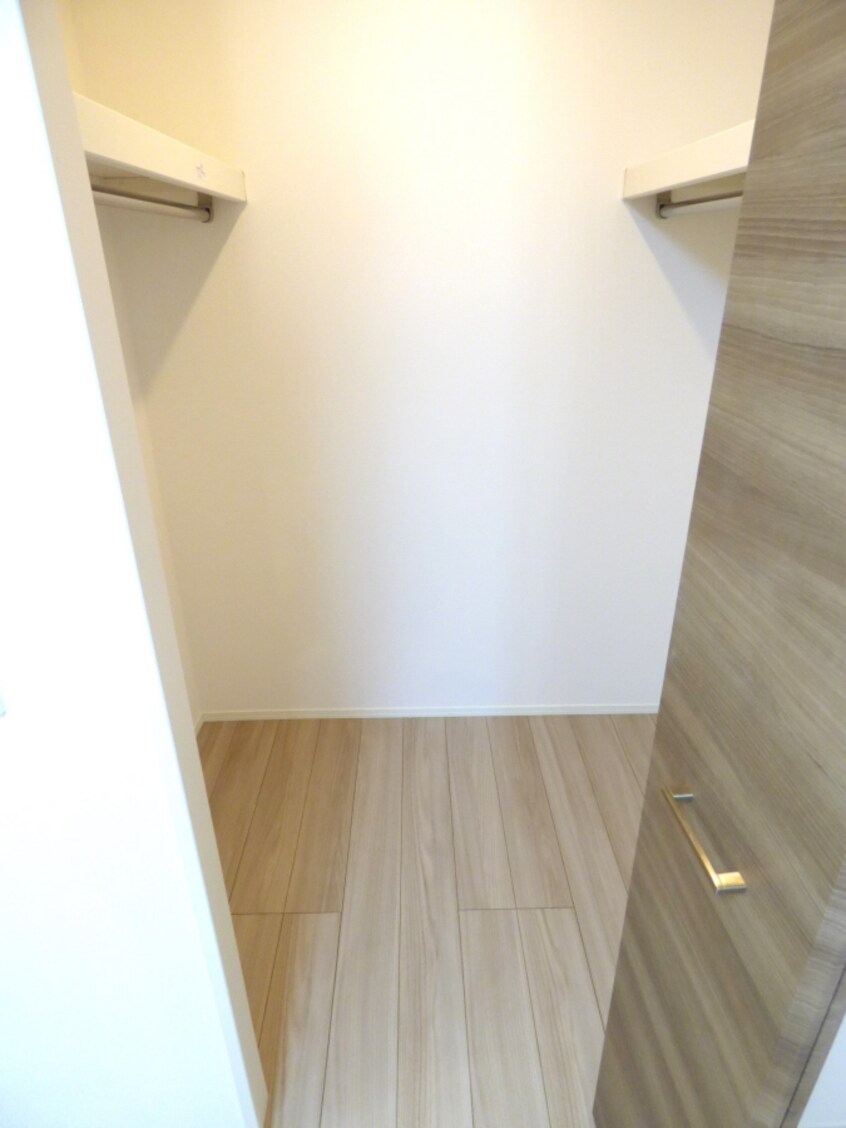 ウォークインクローゼット Ｐｒｅｍｉｅｒｅ　ＳＡＫＵＲＡ