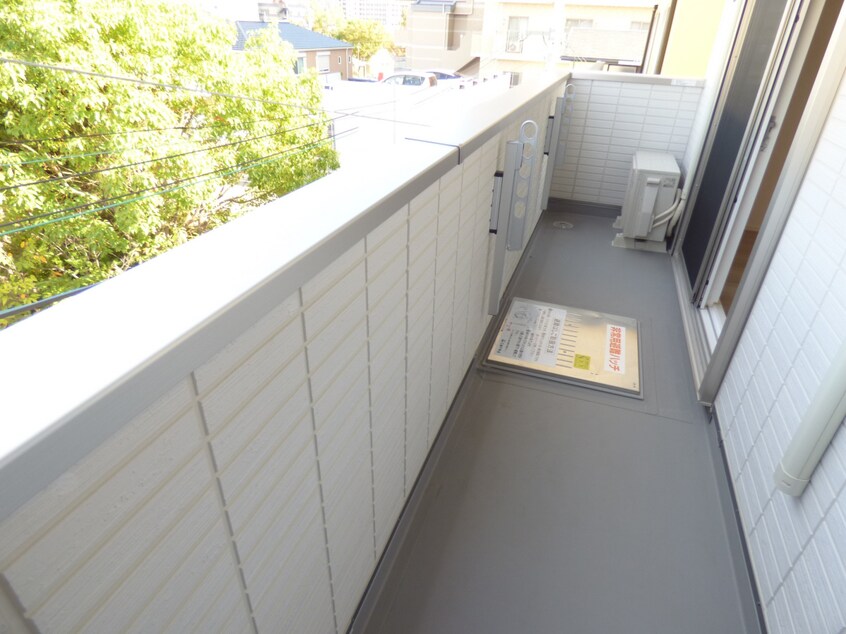 明るいバルコニー Ｐｒｅｍｉｅｒｅ　ＳＡＫＵＲＡ