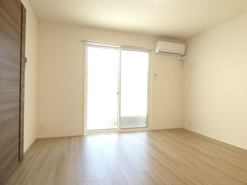 木目調がオシャレなリビング Ｐｒｅｍｉｅｒｅ　ＳＡＫＵＲＡ