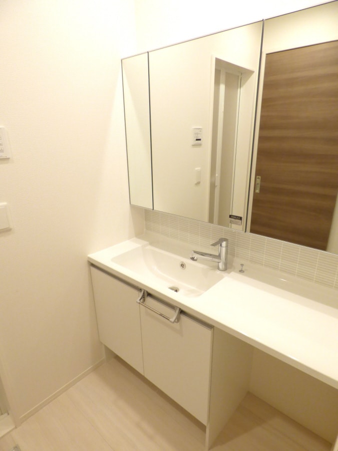 オシャレな洗面台 Ｐｒｅｍｉｅｒｅ　ＳＡＫＵＲＡ