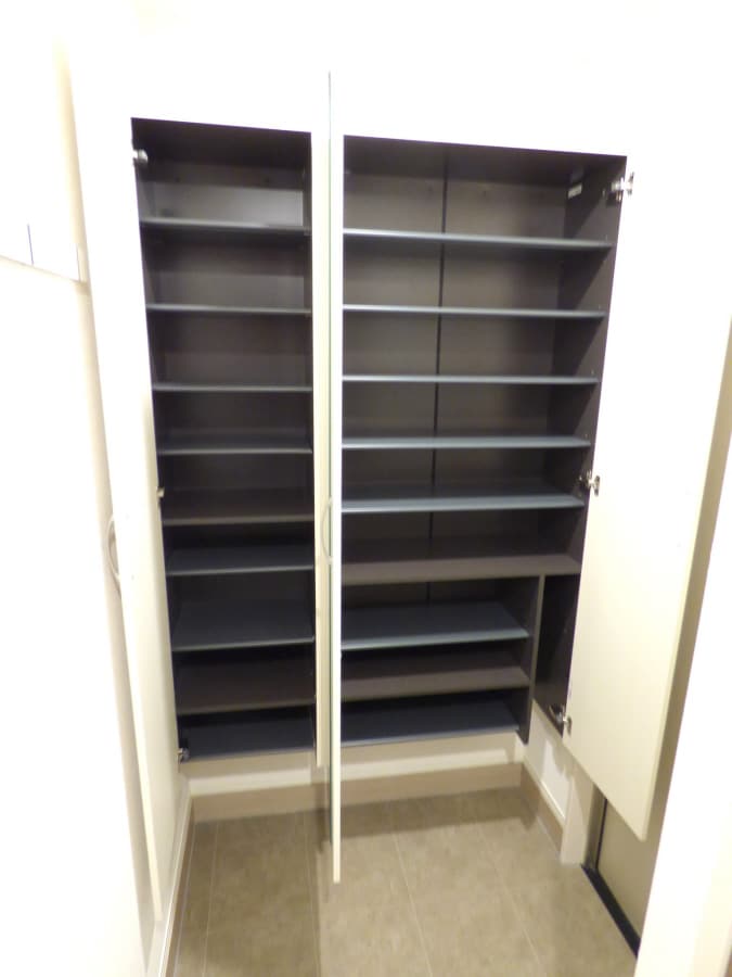 トールタイプのシューズボックス Ｐｒｅｍｉｅｒｅ　ＳＡＫＵＲＡ