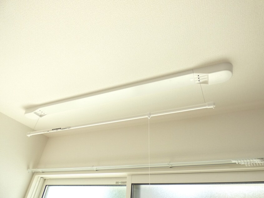 室内物干し機 Ｐｒｅｍｉｅｒｅ　ＳＡＫＵＲＡ