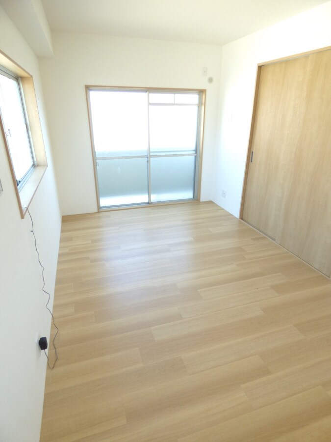 広々としたリビング 高島グリーンハイツ