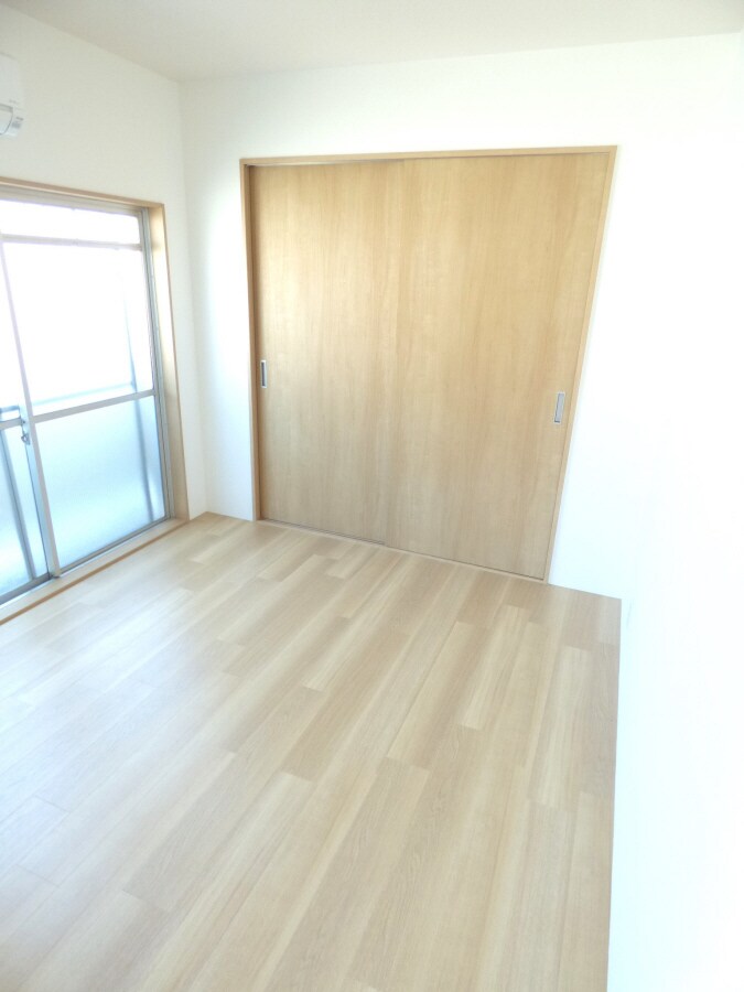 明るい洋室 高島グリーンハイツ